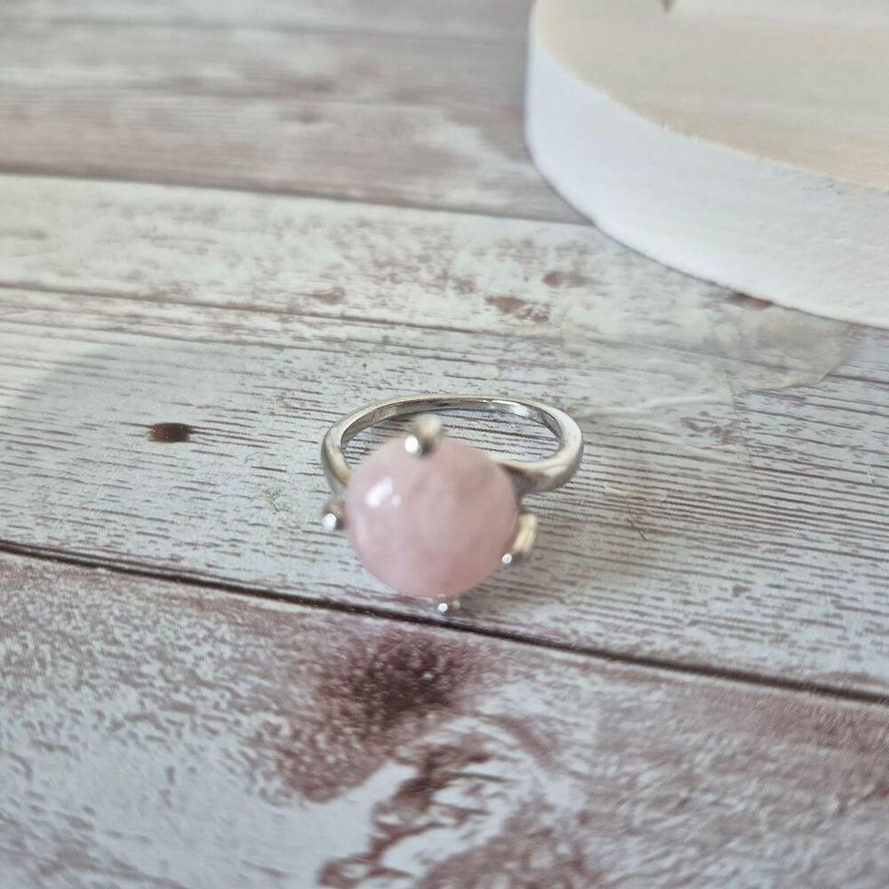 Size 8.25 Women's Rose Quartz Ring